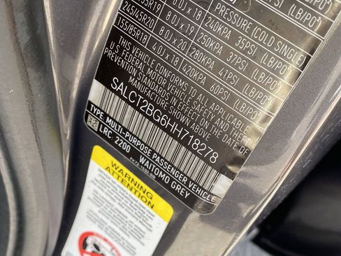 Used 2017 Land Rover Discovery Sport HSE Luxury image 34