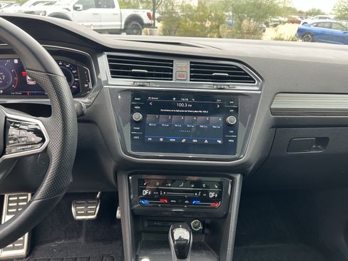 Used 2022 Volkswagen Tiguan SEL R-Line image 23