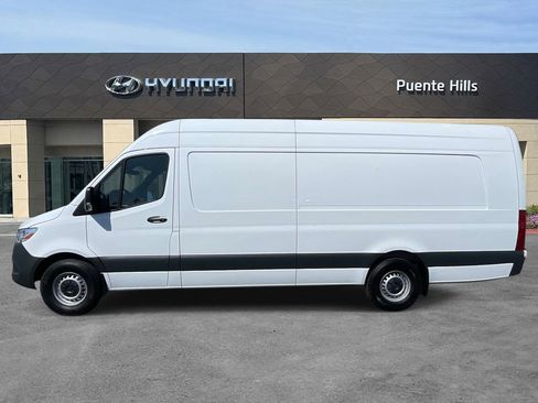 Used 2023 Mercedes-Benz Sprinter 2500 image 3