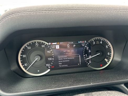 Used 2023 Land Rover Defender 130 X-Dynamic SE image 8