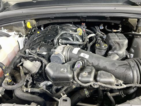 Used 2023 Jeep Grand Cherokee Altitude AWD/4WD image 29