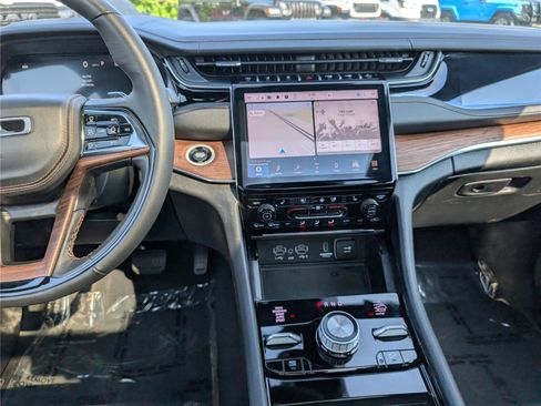 Used 2023 Jeep Grand Cherokee L Summit w/ Rear Seat Video Group I AWD/4WD image 21