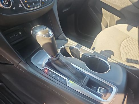 Used 2019 Chevrolet Equinox LT FWD image 24