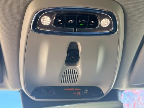 Used 2019 Volvo XC60 T5 Momentum w/ Premium Package image 25