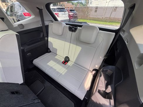 Used 2019 Volkswagen Tiguan SEL AWD/4WD image 10