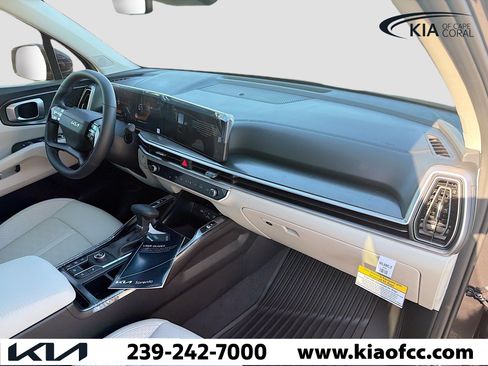 New 2026 Kia Sorento S w/ S Panoramic Sunroof Package FWD image 13
