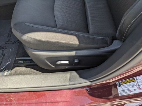 Used 2025 Nissan Altima 2.5 SV FWD image 21