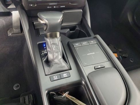 Used 2022 Lexus ES 300h w/ Premium Package image 17