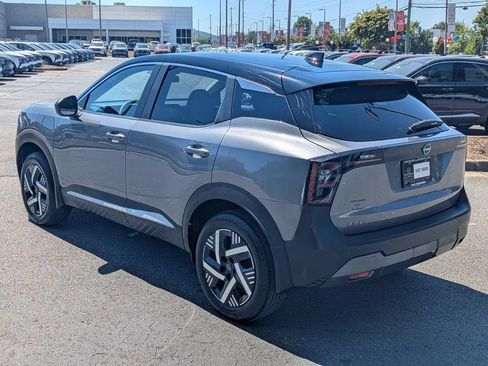 Certified 2025 Nissan Kicks SV FWD image 5