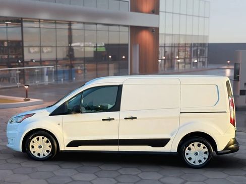 Used 2019 Ford Transit Connect XLT image 3