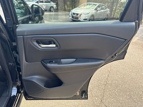 Certified 2025 Nissan Rogue SV FWD image 36