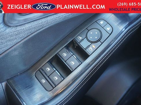 Used 2023 Nissan Rogue SV image 28