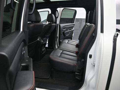 Used 2021 Nissan Titan PRO-4X w/ Pro-4x Convenience Package AWD/4WD image 21