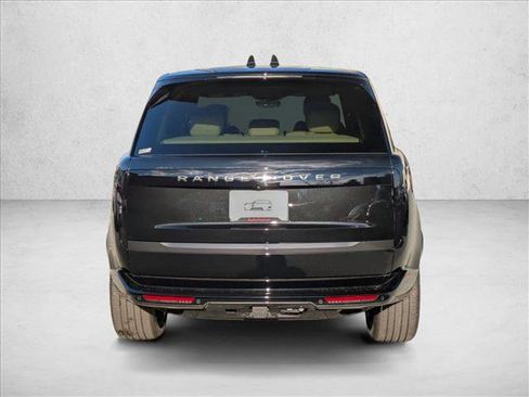 New 2025 Land Rover Range Rover SE image 8