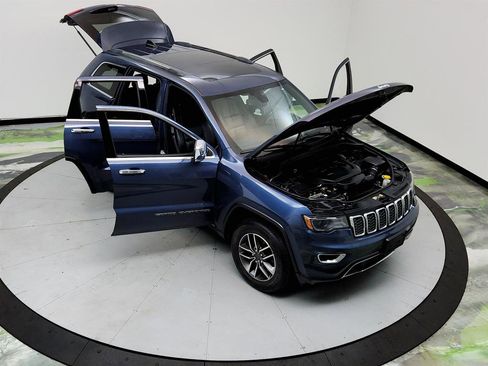 Used 2021 Jeep Grand Cherokee Limited w/ Sun & Sound Group image 38