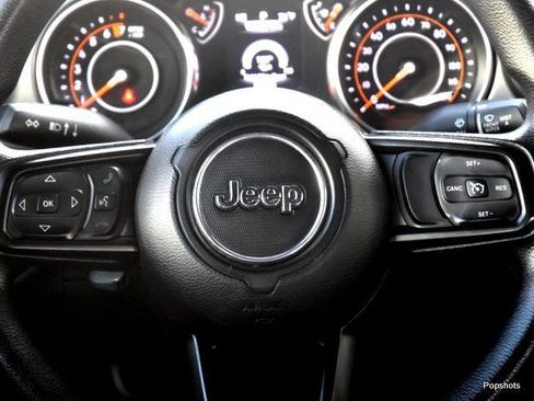 Used 2018 Jeep Wrangler Unlimited Sport image 15