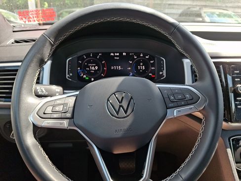 Used 2022 Volkswagen Atlas Cross Sport SE AWD/4WD image 18
