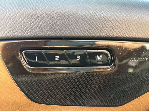 Used 2021 Volvo XC90 T6 Momentum w/ Advanced Package image 12