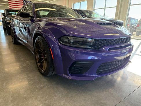 Used 2023 Dodge Charger SRT Hellcat w/ Harman/Kardon Audio Group image 4