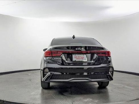 Used 2024 Kia Forte LXS FWD image 7