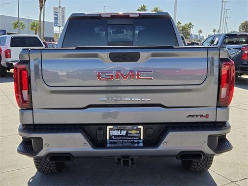 Certified 2022 GMC Sierra 1500 AT4 w/ AT4 Premium Package image 5