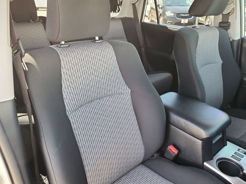 Used 2022 Toyota 4Runner SR5 AWD/4WD image 17