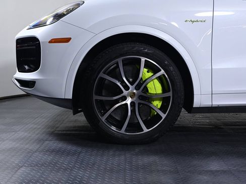 Certified 2023 Porsche Cayenne Turbo S AWD/4WD image 30