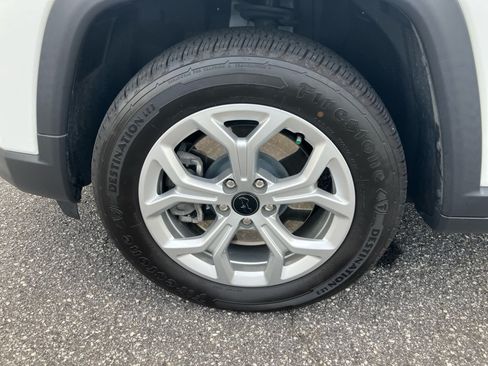 Used 2025 Jeep Compass Latitude AWD/4WD image 29
