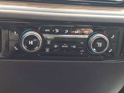 Used 2025 Chevrolet Silverado 1500 LT image 23