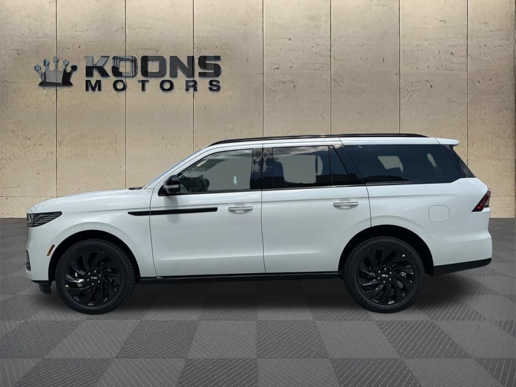 New 2026 Lincoln Navigator Reserve w/ Jet Appearance Package AWD/4WD image 4