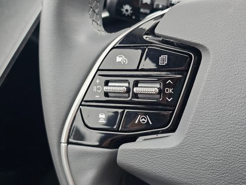 Used 2024 Kia Niro EX Touring image 30