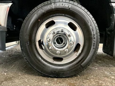 Used 2023 Ford F350 Lariat w/ Lariat Ultimate Package image 8