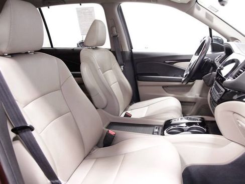 Used 2022 Honda Pilot Touring image 12