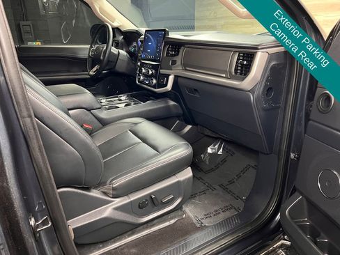 Used 2024 Ford Expedition XLT image 8