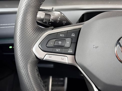 New 2026 Volkswagen Tiguan SE R-Line FWD image 12