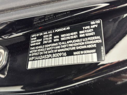 Used 2023 Porsche Macan w/ Premium Package Plus image 36