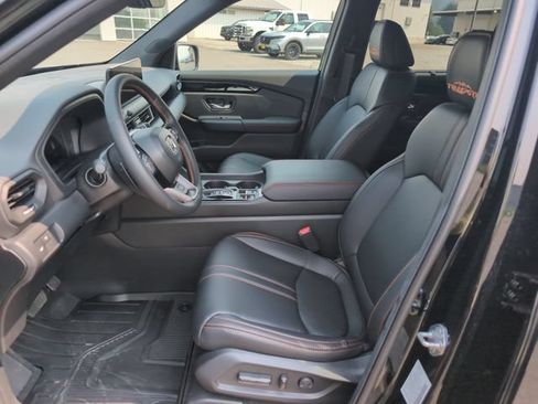 Used 2026 Honda Pilot TrailSport image 16