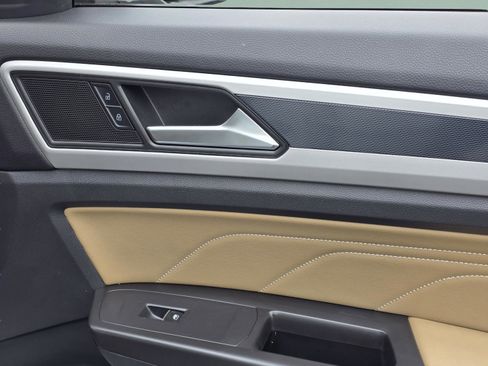 Used 2023 Volkswagen Atlas Cross Sport SE w/ Panoramic Sunroof Package image 20