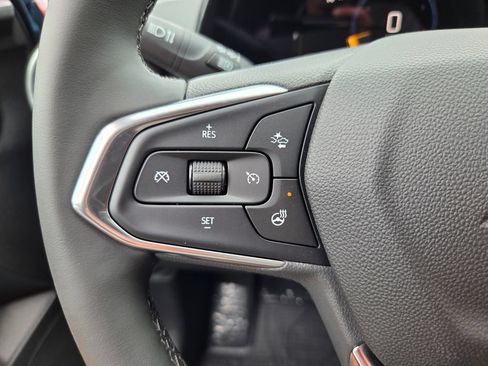 New 2026 Chevrolet Trax LT w/ Sunroof Package FWD image 24