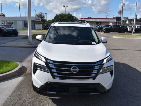 Used 2025 Nissan Rogue Platinum w/ Platinum Premium Package FWD image 18
