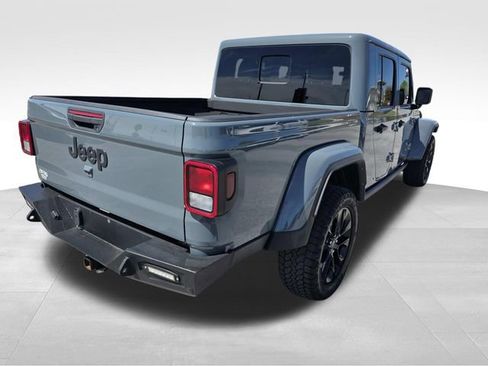Used 2024 Jeep Gladiator Sport image 3