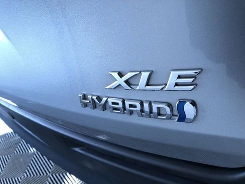 Certified 2024 Toyota Sienna XLE image 15