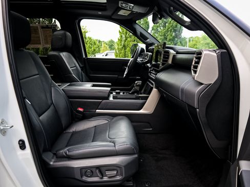 Used 2026 Toyota Tundra Platinum AWD/4WD image 33