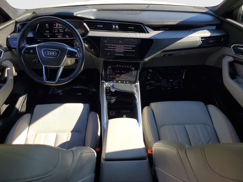 Used 2022 Audi e-tron Chronos w/ Chronos Package image 11