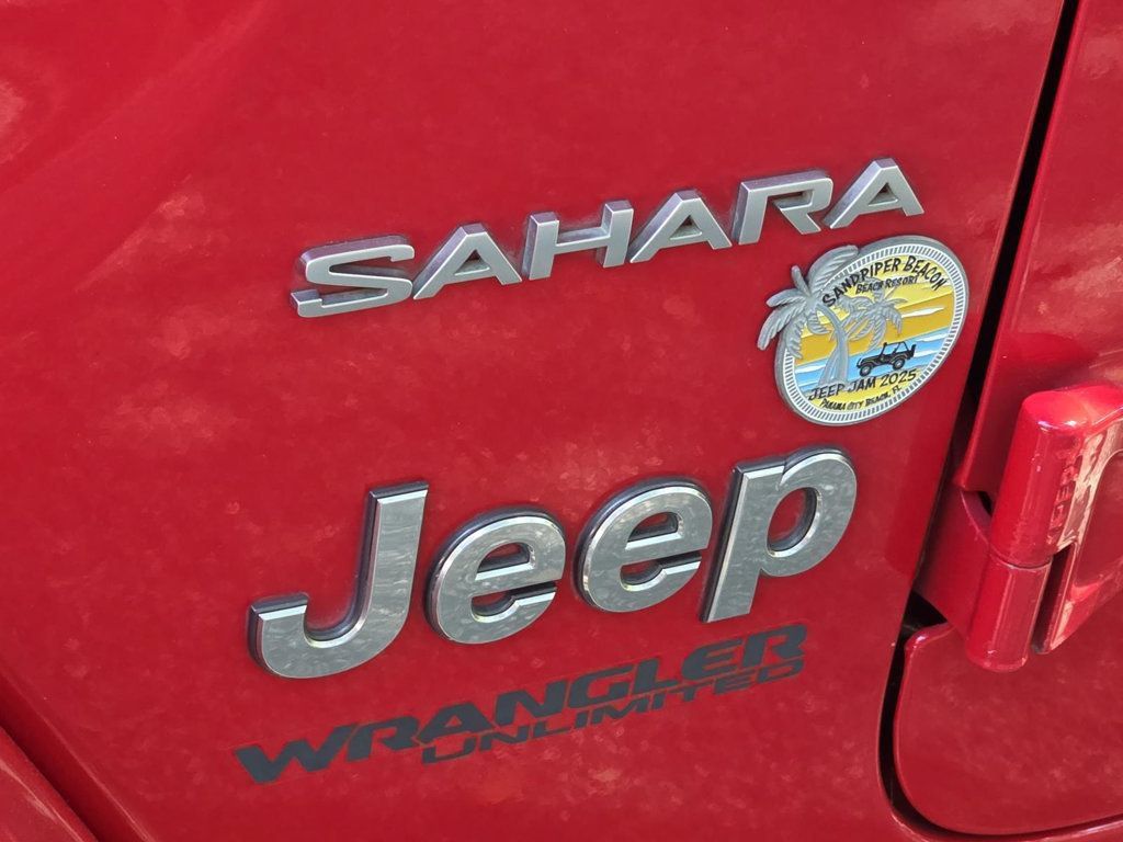 Used 2018 Jeep Wrangler Unlimited Sahara AWD/4WD image 43