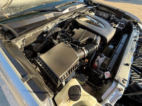 Used 2019 Toyota Tacoma TRD Off-Road w/ Technology Package image 30