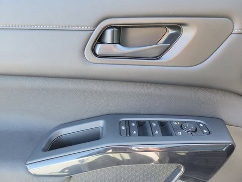 New 2025 Nissan Pathfinder SV w/ SV Premium Package image 14