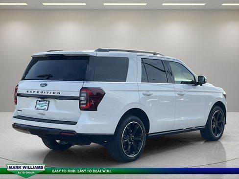Used 2024 Ford Expedition Limited AWD/4WD image 5