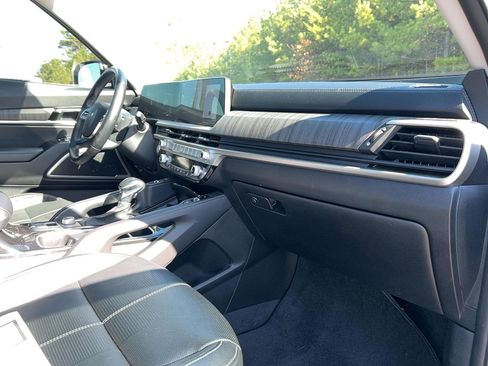 Used 2023 Kia Telluride EX w/ EX Captain's Chair Package image 22