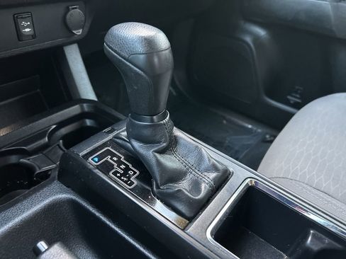 Used 2019 Toyota Tacoma SR w/ SR Convenience Package image 34